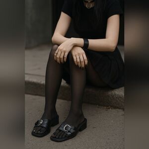 Bare Traps Black Buckle Platform Toe Loop Sandals Size 8.5 Y2K Goth Grunge Vibe